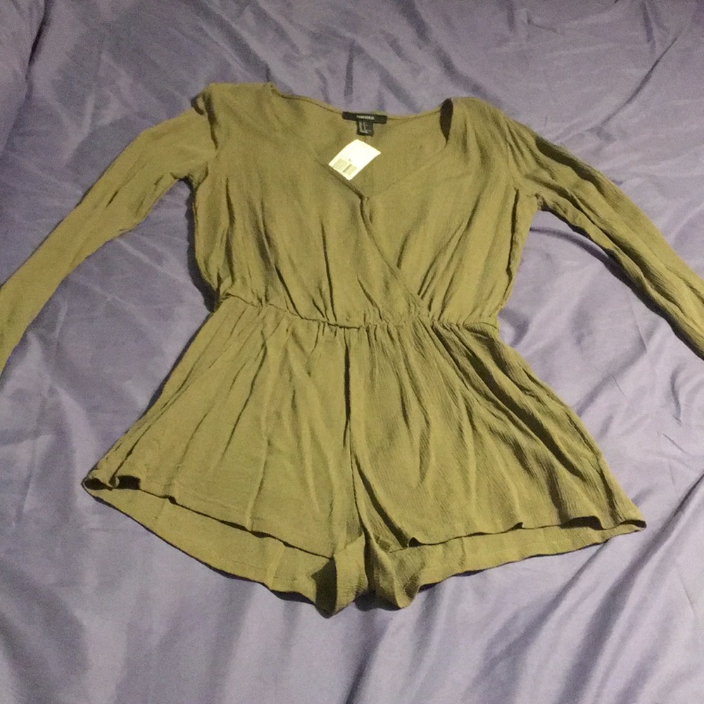 Forever 21 Olive Long Sleeve Romper Size S